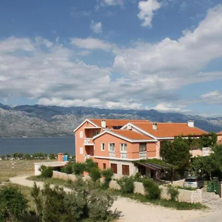 Ata Guest house 3*